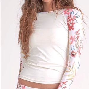 Billabong Rashguard NWT